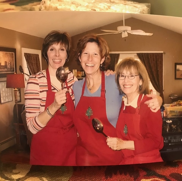 Profile Picture of Vicki Dughman (@vhdughman) on Poshmark