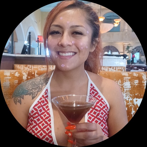 Profile Picture of Amorette Medina (@amorettemedina) on Poshmark