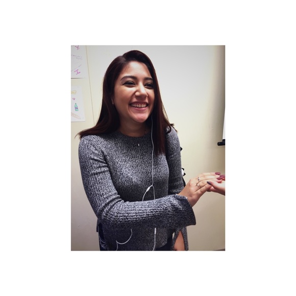 Profile Picture of Marcela Gandara (@marcela_17) on Poshmark