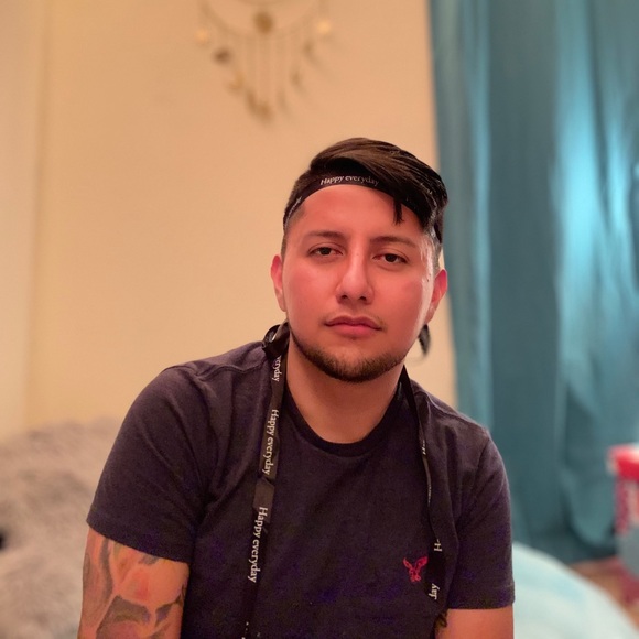 Profile Picture of Alex Arriaga (@brobeans1320) on Poshmark