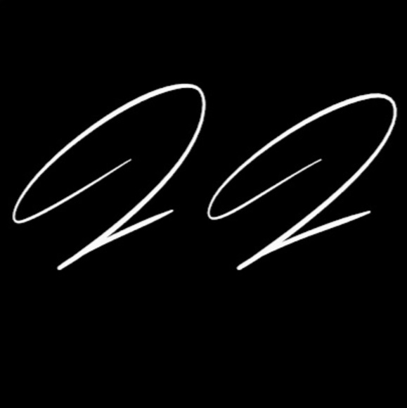 Profile Picture of Jesse Deneweth (@jessejasonmedia) on Poshmark