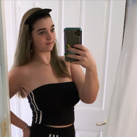 Profile Picture of Kiara Sefcheck (@kiarajade2016) on Poshmark