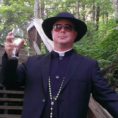 Profile Picture of Reverend Eric (@BranchWaldenian) on Twitter