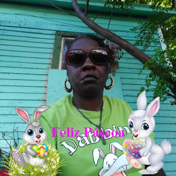 Profile Picture of Samantha Hastings (@samanthahasting) on Poshmark