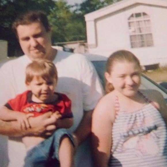 Profile Picture of Joshua Outland (@joshuaoutland) on Poshmark