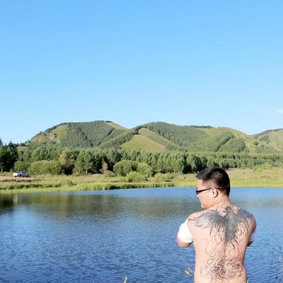 Profile Picture of Albert Qiu (@AlbertLeiQiu) on Twitter