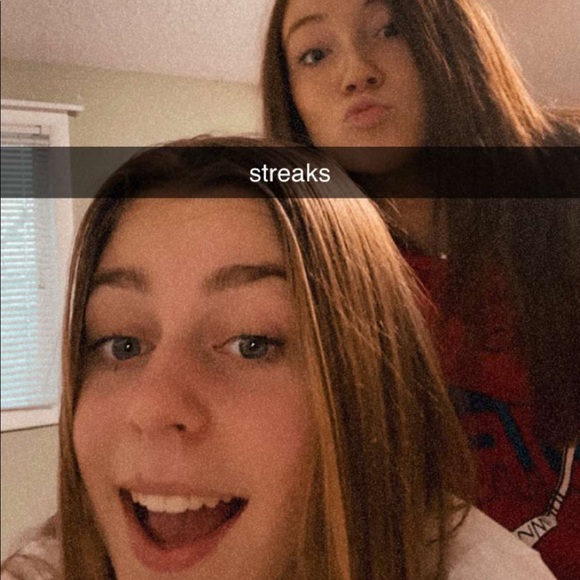Profile Picture of Bella Buganski (@bellabuganski12) on Poshmark