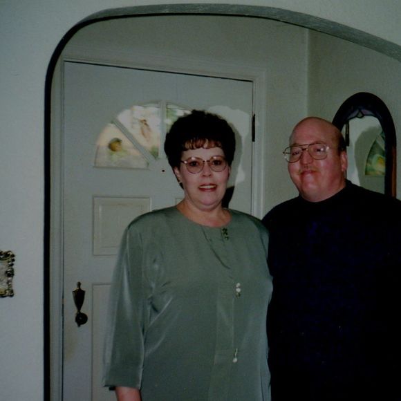 Profile Picture of Joanne Nelson (@joannenelson222) on Poshmark