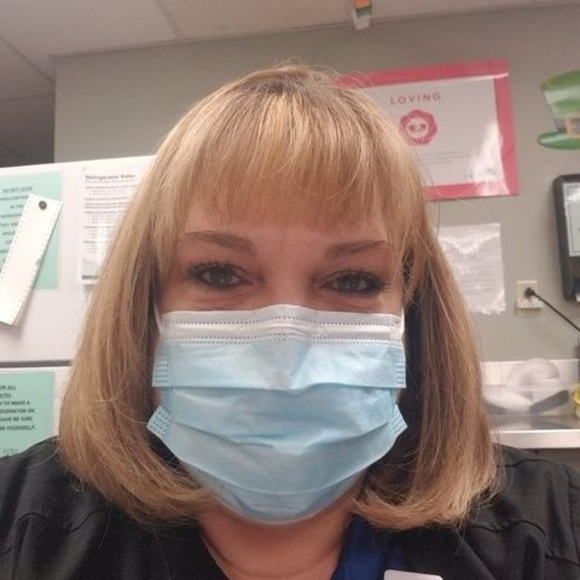 Profile Picture of Kathy Gouvas (@kjgouvas) on Poshmark