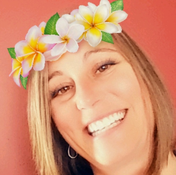 Profile Picture of Lynn Rasnick (@lrasnick55) on Poshmark