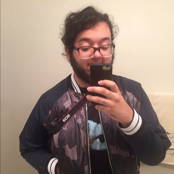 Profile Picture of Daniel Amos (@directorspy) on Poshmark