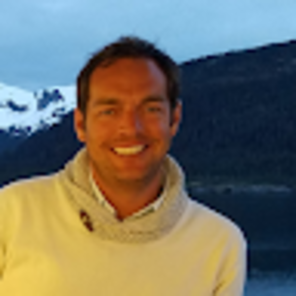 Profile Picture of Simon Ross (@sross80) on Poshmark