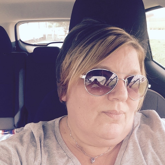 Profile Picture of Karen Pack (@karenlsp50) on Poshmark