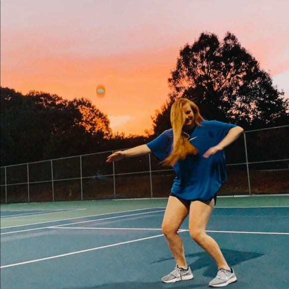 Profile Picture of Maggie Hackworth (@maggiebrookeh) on Poshmark
