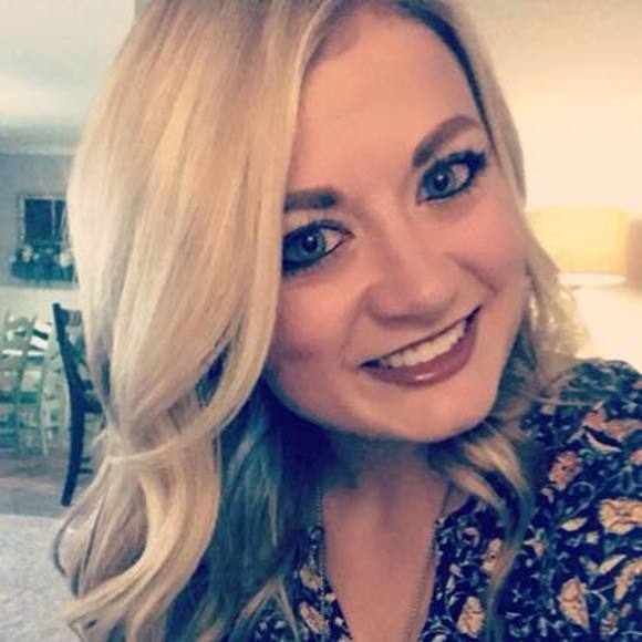 Profile Picture of Ashley Bradford (@ashbradford925) on Poshmark