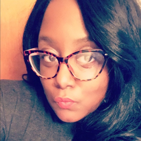 Profile Picture of Danielle Burney (@browngirldani) on Poshmark