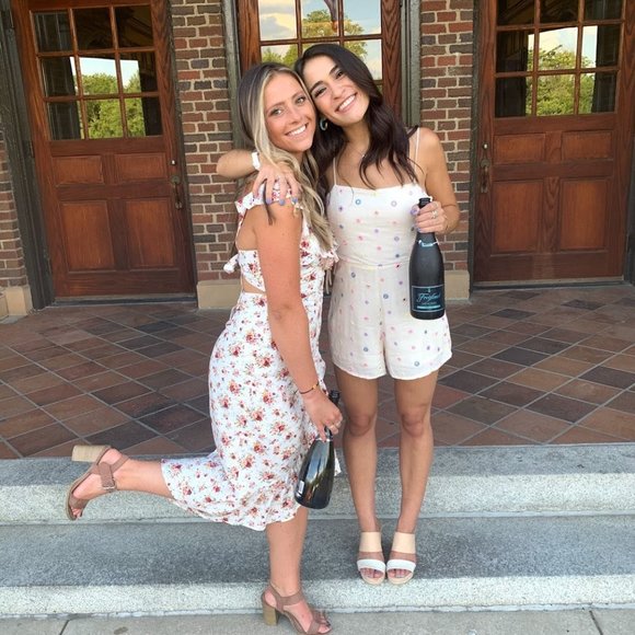 Profile Picture of Deirdre Gsell (@deirdreg6) on Poshmark