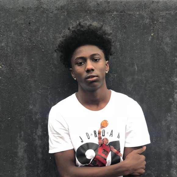 Profile Picture of Justin Laster (@justinbtfw) on Poshmark