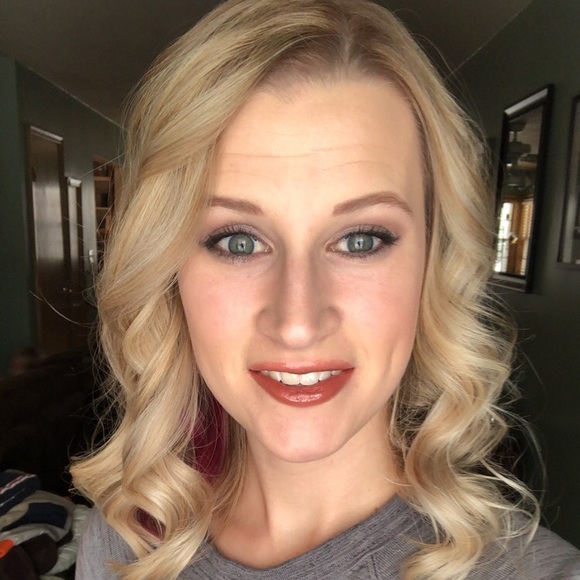 Profile Picture of Shay Bendickson (@shayme09) on Poshmark