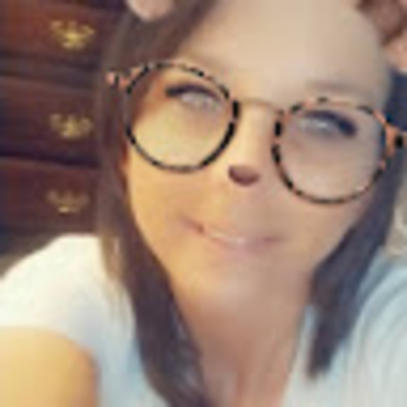 Profile Picture of Heather Hemric (@heatherhemric) on Poshmark