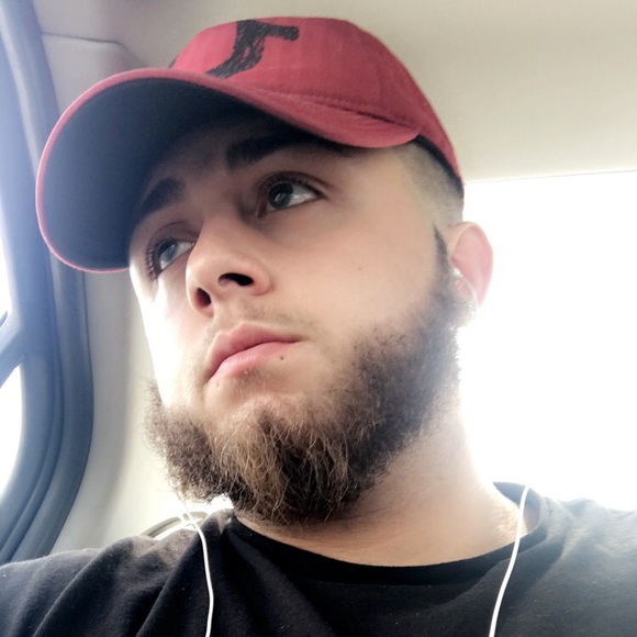 Profile Picture of Joshua Justiniano (@jochiiboii) on Poshmark