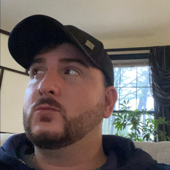 Profile Picture of Ben Gresco (@bgresco) on Poshmark