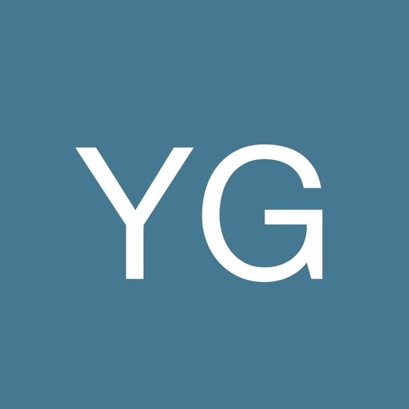 Profile Picture of Yana Greskowiak (@yanagreskowiak) on Poshmark