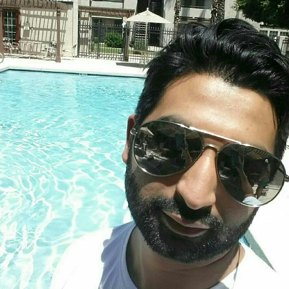 Profile Picture of Danny Jimenez (@dannyj1) on Poshmark