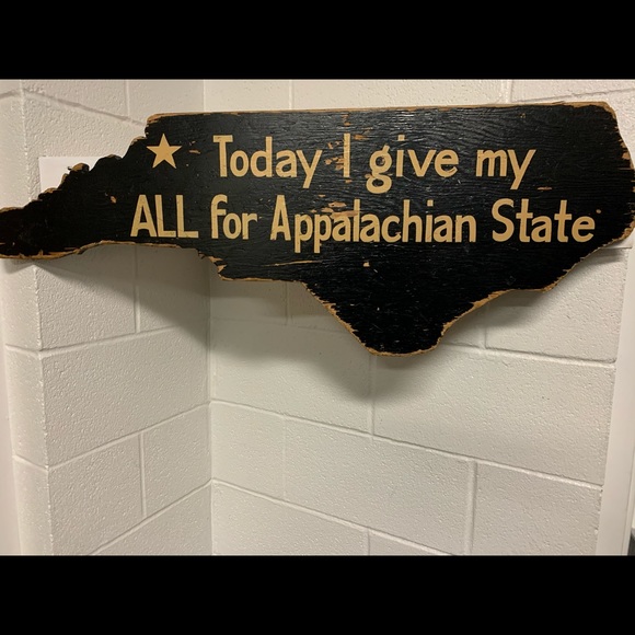 Profile Picture of Edward Hodges (@ehodges1) on Poshmark