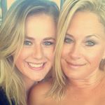 Profile Picture of Robyn Schneider (@robear1973) on Instagram