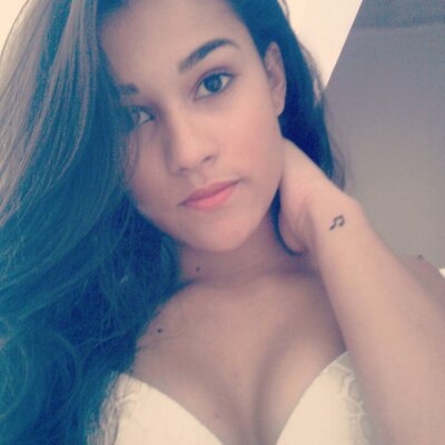 Profile Picture of Beatriz Lopes (@Beatriz_wayne) on Twitter