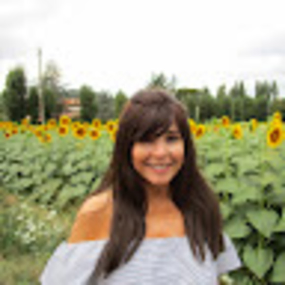 Profile Picture of Frannie Larussa (@francescalr) on Poshmark