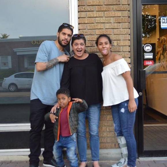 Profile Picture of Yvonne Balsamo (@yvob143) on Poshmark