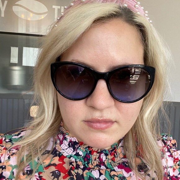 Profile Picture of Lindsay Barnes (@lmbarnes26) on Poshmark