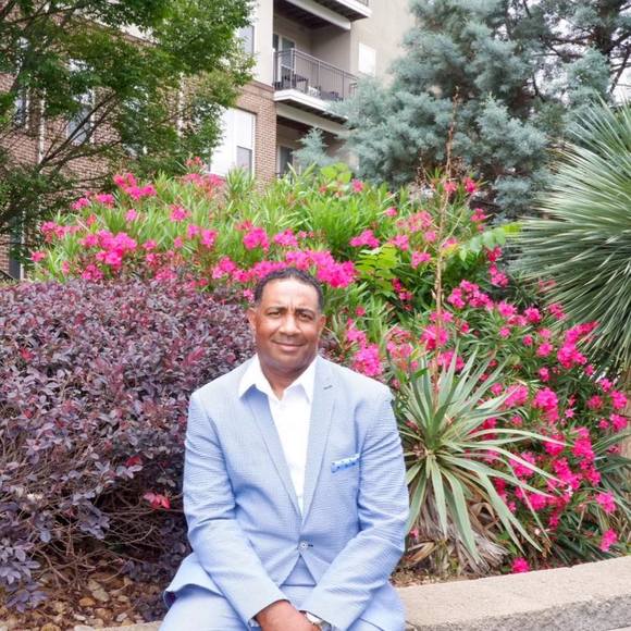 Profile Picture of Tony Hodge (@tonyhodge) on Poshmark