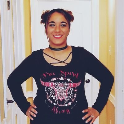 Profile Picture of Lacy Louis (@lacydoplen0906) on Twitter