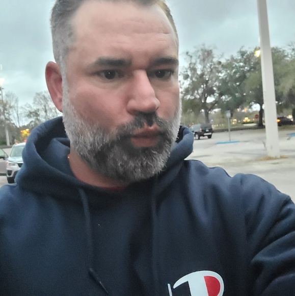Profile Picture of Richard Peterson (@peterson624) on Poshmark
