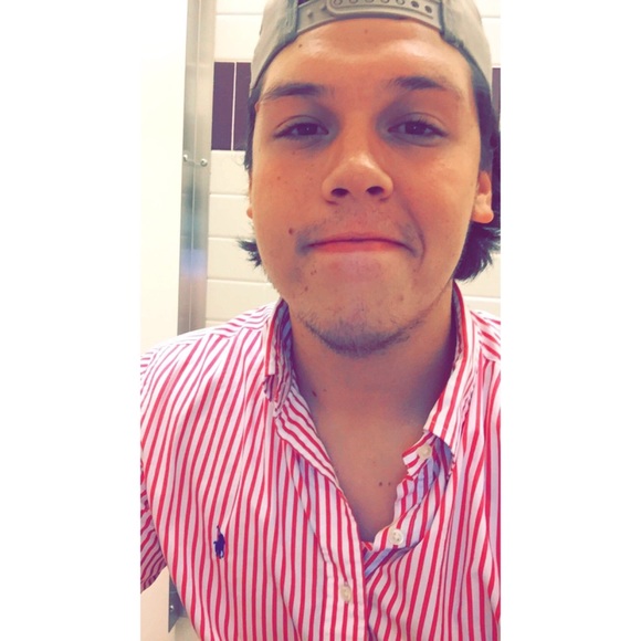 Profile Picture of Tj Arroyos (@tjarroyos) on Poshmark