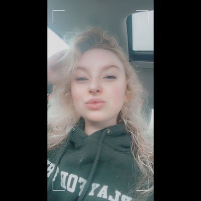 Profile Picture of Em 🦋 (@TheEmmaKaye) on Twitter