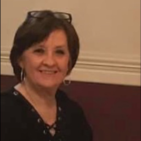 Profile Picture of Pam Owens (@owenspam7176) on Poshmark