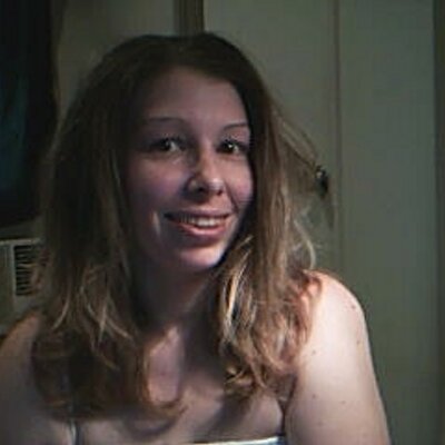 Profile Picture of Stacy Mcgrath (@roxyburgo) on Twitter