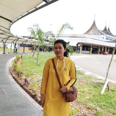 Profile Picture of Lisa Karlina Dewi (@LisaKarlinaDew2) on Twitter