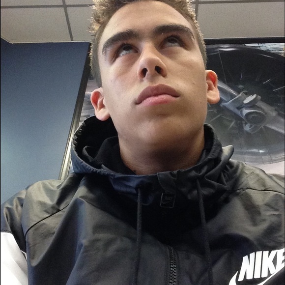 Profile Picture of Carlos Panzardi (@carrrlos9) on Poshmark