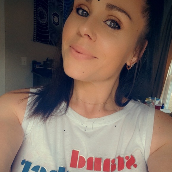 Profile Picture of Michelle Skalski (@mskalski930) on Poshmark