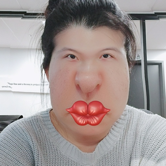 Profile Picture of Xin Li (@angel471602929) on Poshmark