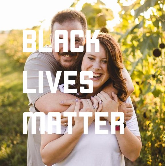 Profile Picture of Liz Tuxhorn (@liztuxhorn) on Poshmark