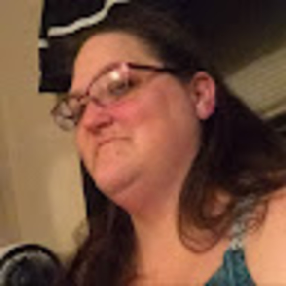 Profile Picture of Tami Bowsher (@tbowsher) on Poshmark