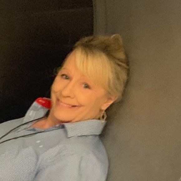 Profile Picture of Melissa Horton (@melissahorto905) on Poshmark