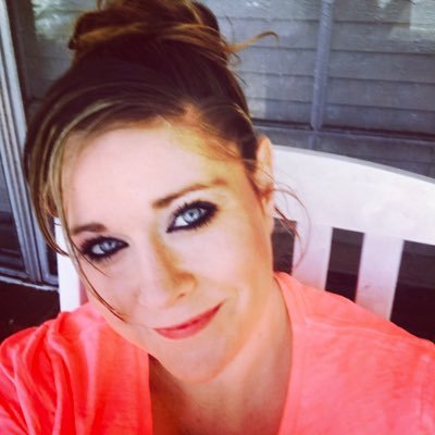 Profile Picture of Ashley Bullock (@Momof3belles31) on Twitter