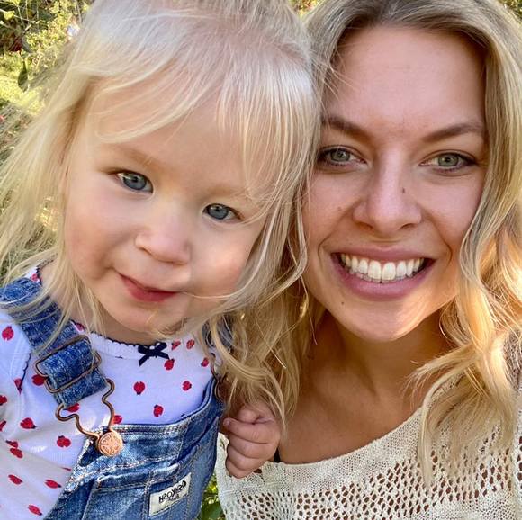 Profile Picture of Caitlin Guiliani (@cguils) on Poshmark